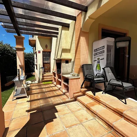 Relaxing With Private Pool *